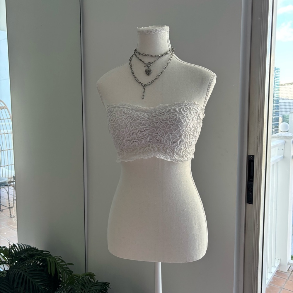 Mudd White Lace Detail Top